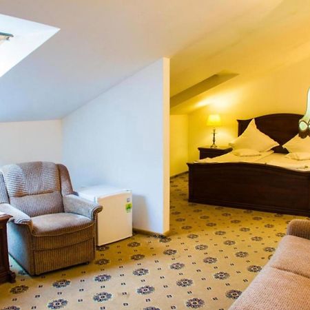 Hotel-Pensiunea Zefir Timişoara Exteriör bild