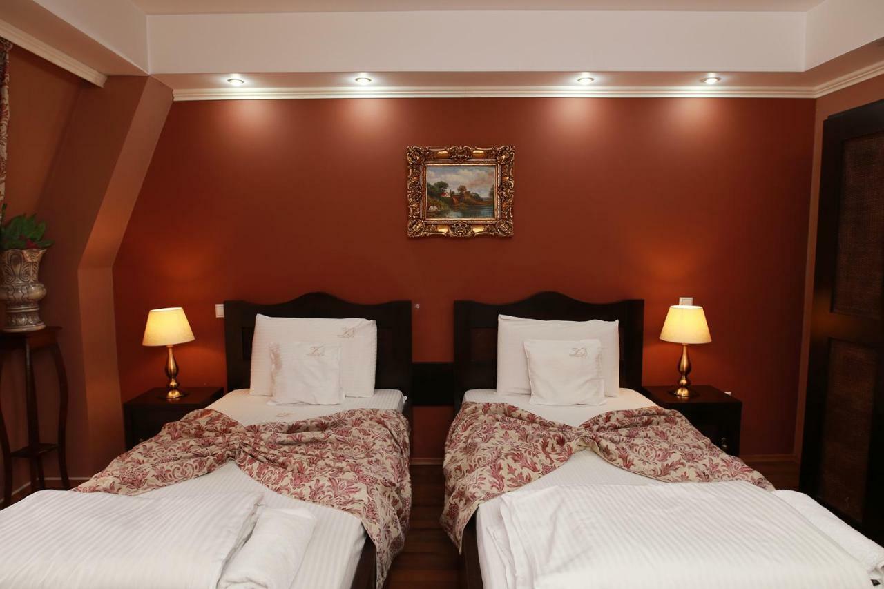 Hotel-Pensiunea Zefir Timişoara Exteriör bild