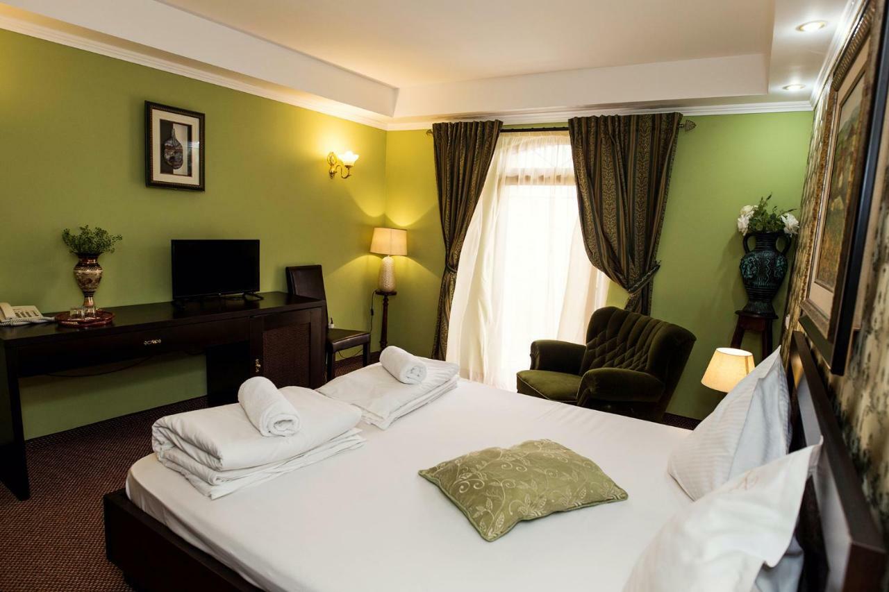 Hotel-Pensiunea Zefir Timişoara Exteriör bild