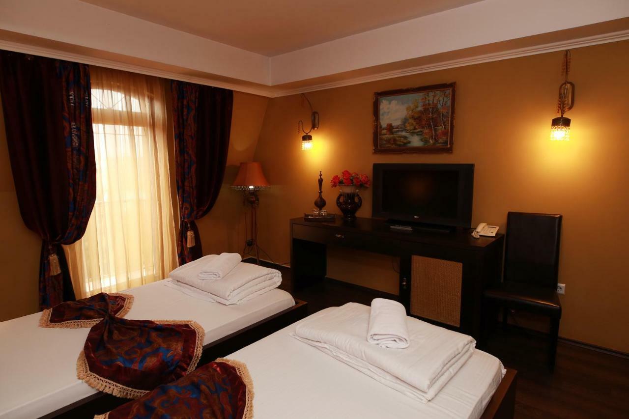 Hotel-Pensiunea Zefir Timişoara Exteriör bild